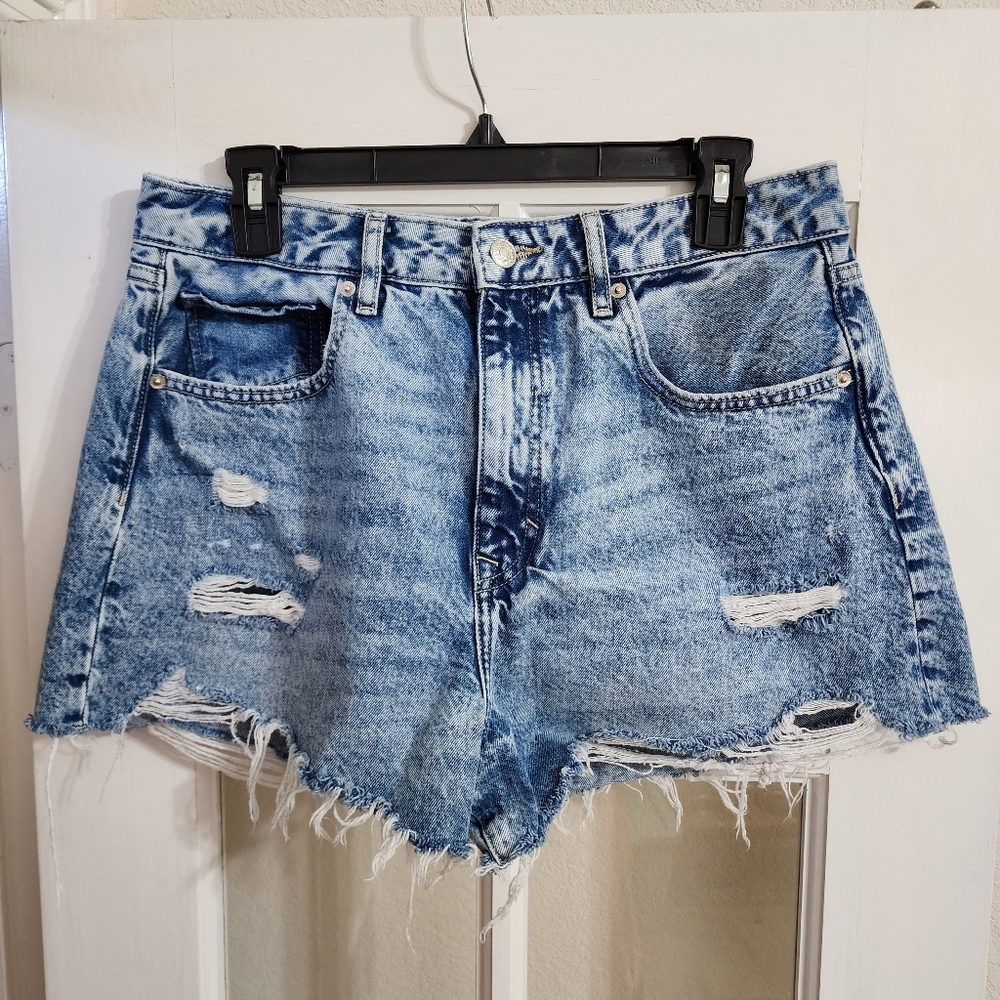 Forever 21 Retro High Rise Denim Shorts Size 30 Distressed Raw Hem Jean Shorts